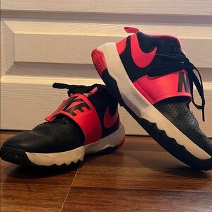 Nike Kids Black and Pink Sneakers